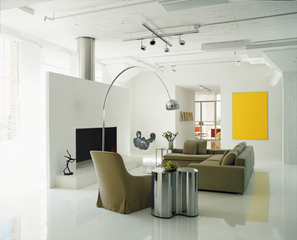 loft-apartment-decorating-ideas-glossy-floors-colorful-accessories-5.jpg