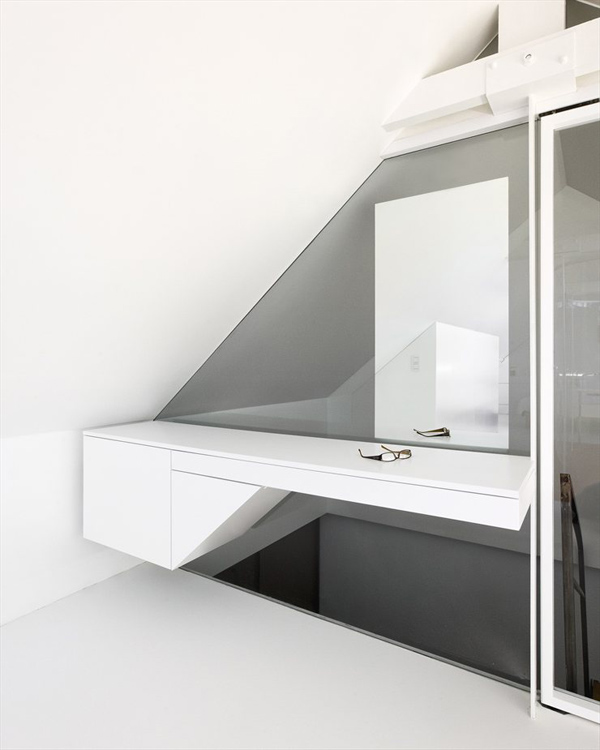 minimalist-master-bedroom-with-glass-enclosed-ensuite-6.jpg