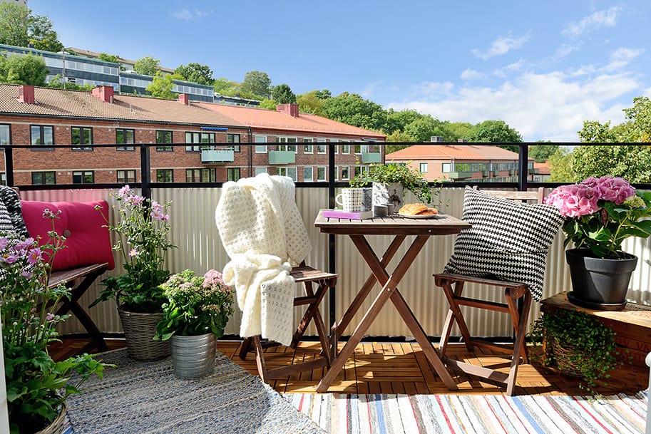 renovated-1930s-apartment-is-fun-and-fabulous-deck.jpg