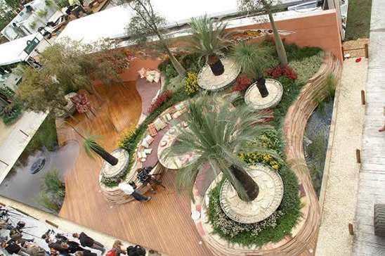 RadialTimbers garden2 Best Garden Design winner at 2008 RHS Chelsea Flower Show   Radial Timbers deck