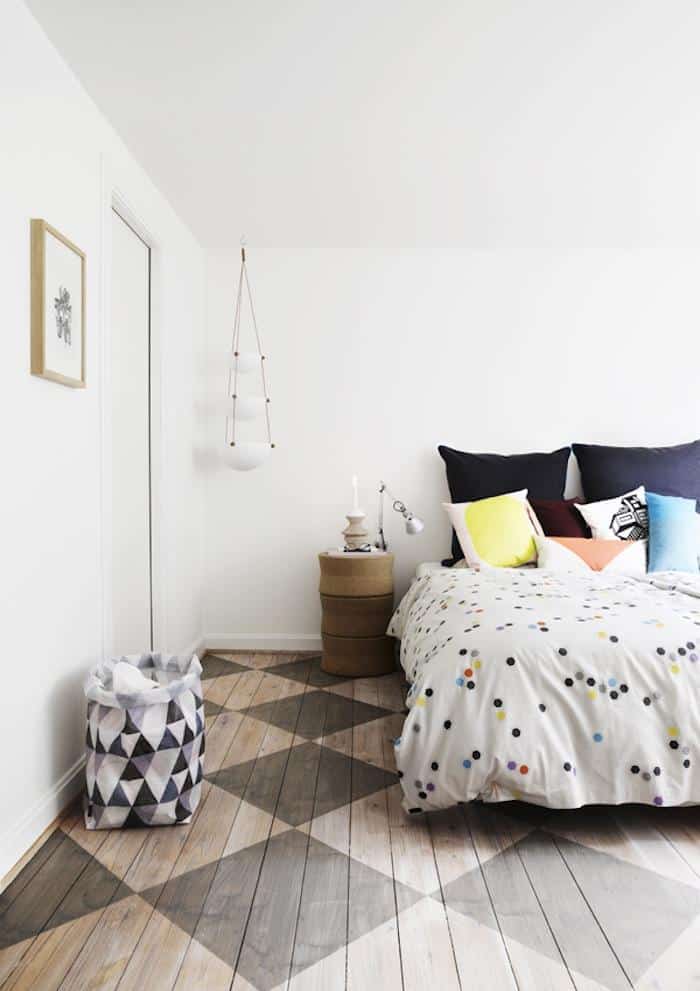 stencil-diamond-pattern-wood-floors-bedroom.jpg