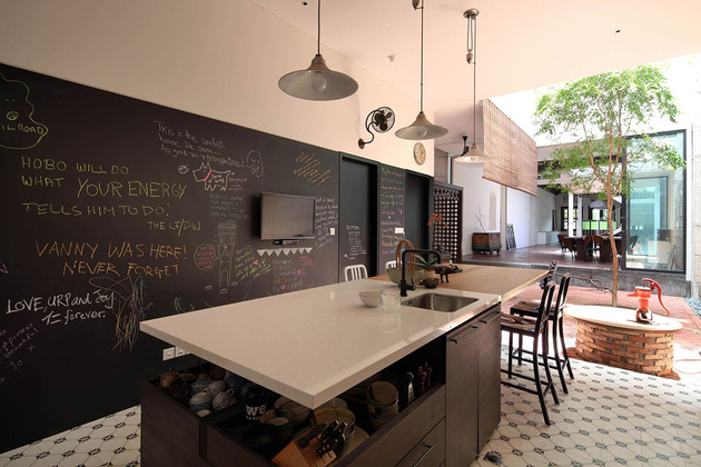 wall-table-in-the-kitchen-1.jpg