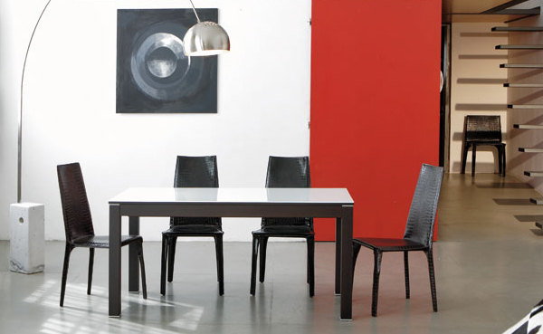 ozzio extendable table Extendable Frame Table from Ozzio   breakfast for two or dinner for a dozen?